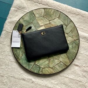 Coach NWT Small Wristlet Black Pebble Leather